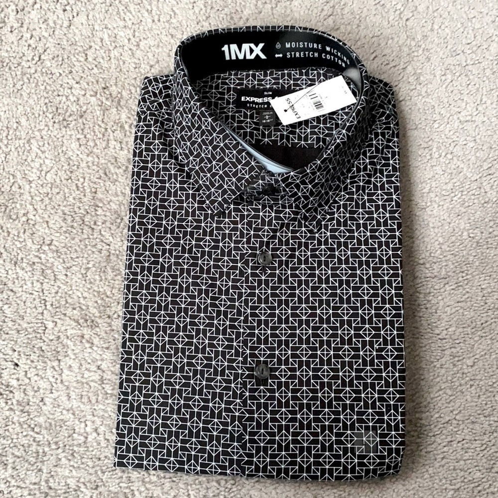 Men’s long sleeve button down dress shirt